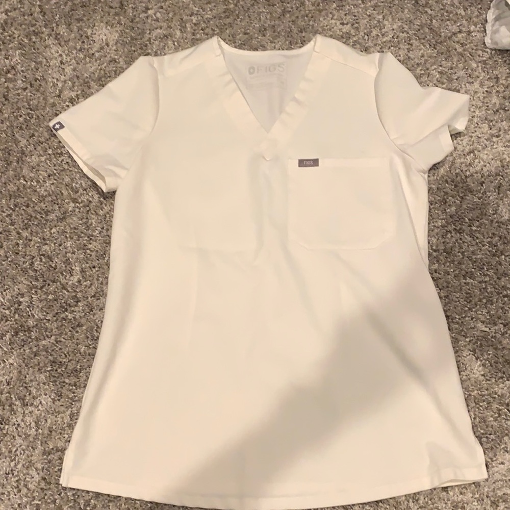 Figs scrub top